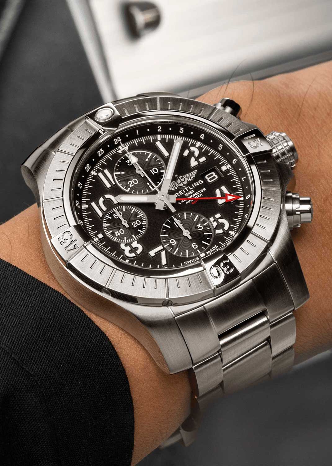 Breitling Avenger Chronograph GMT A24315101B1A1